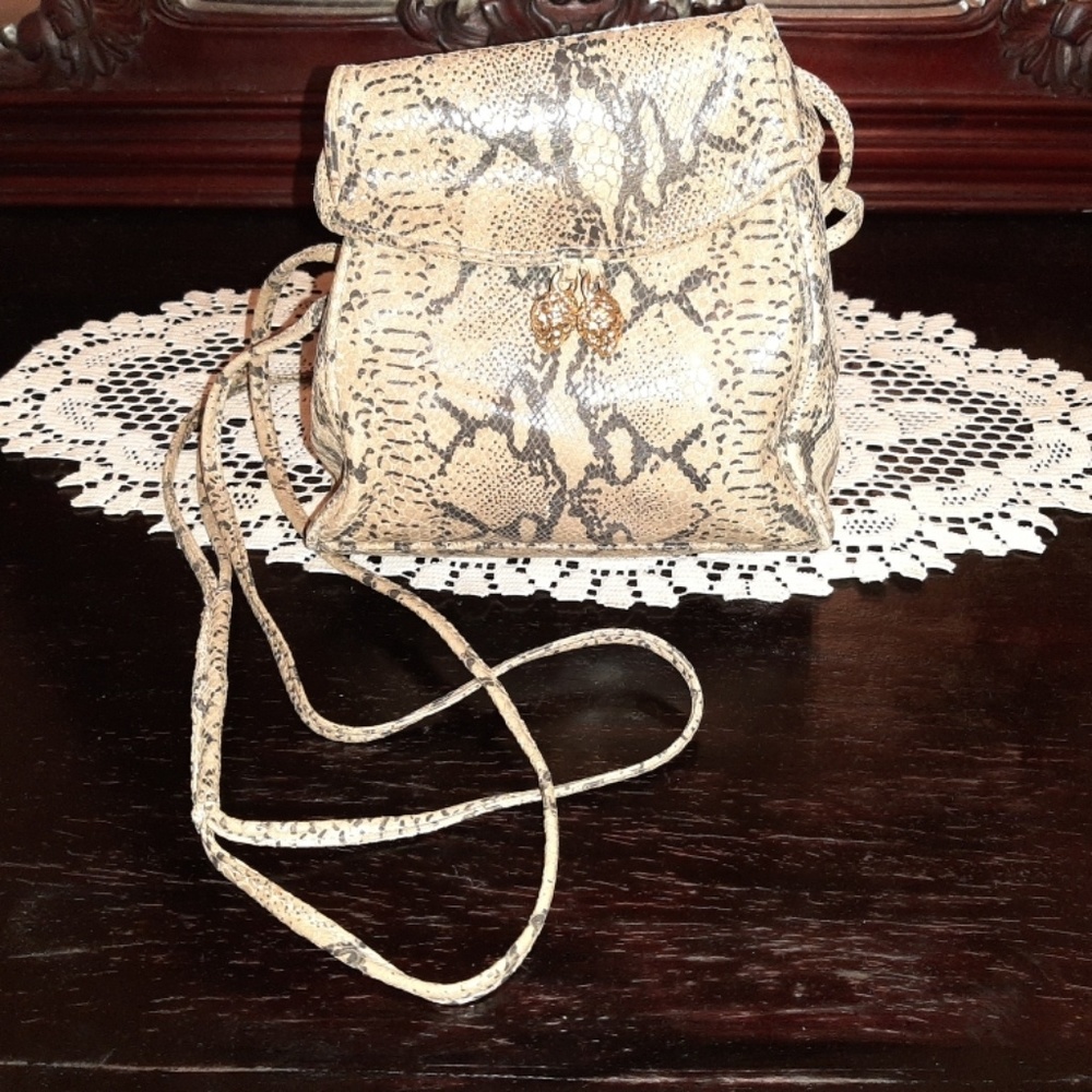 Ladies 100%leather python print